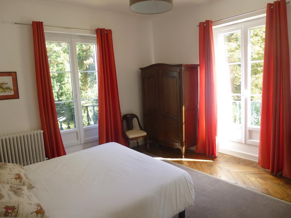 Cedre Et Charme Bed & Breakfast Saint-Branchs Room photo