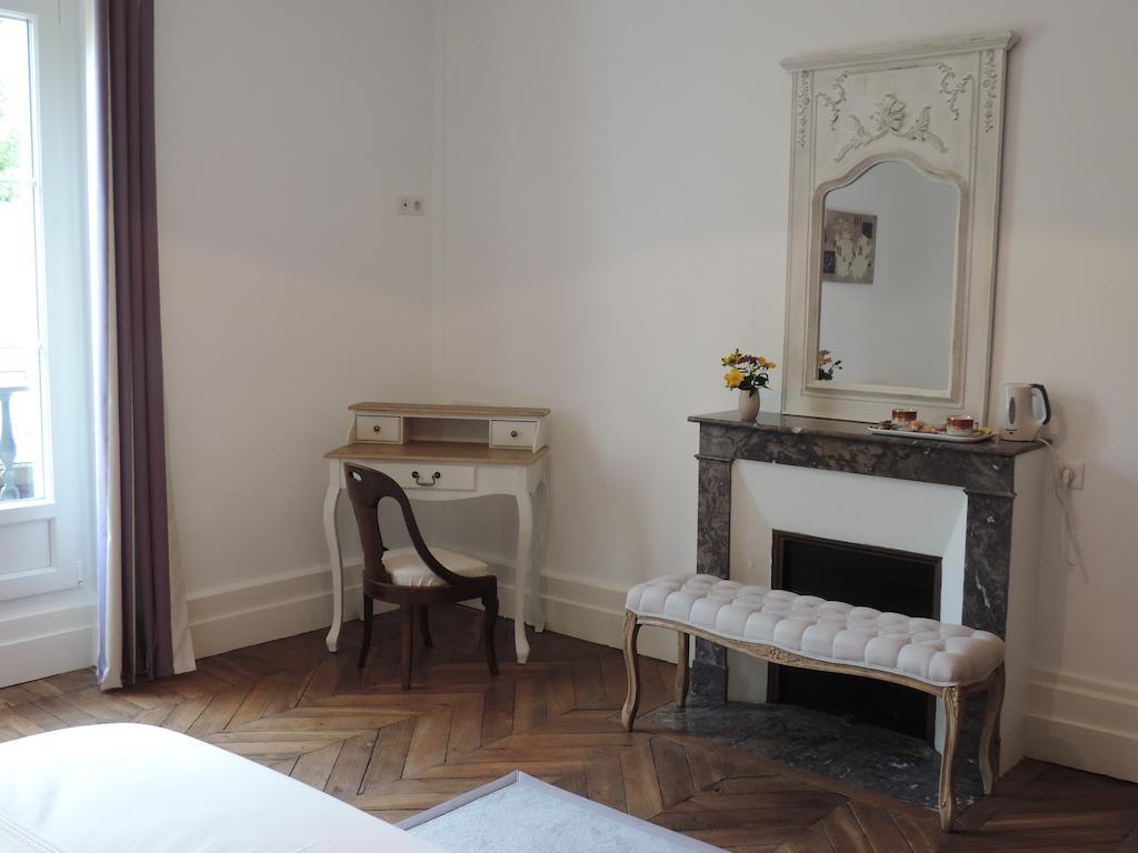 Cedre Et Charme Bed & Breakfast Saint-Branchs Room photo